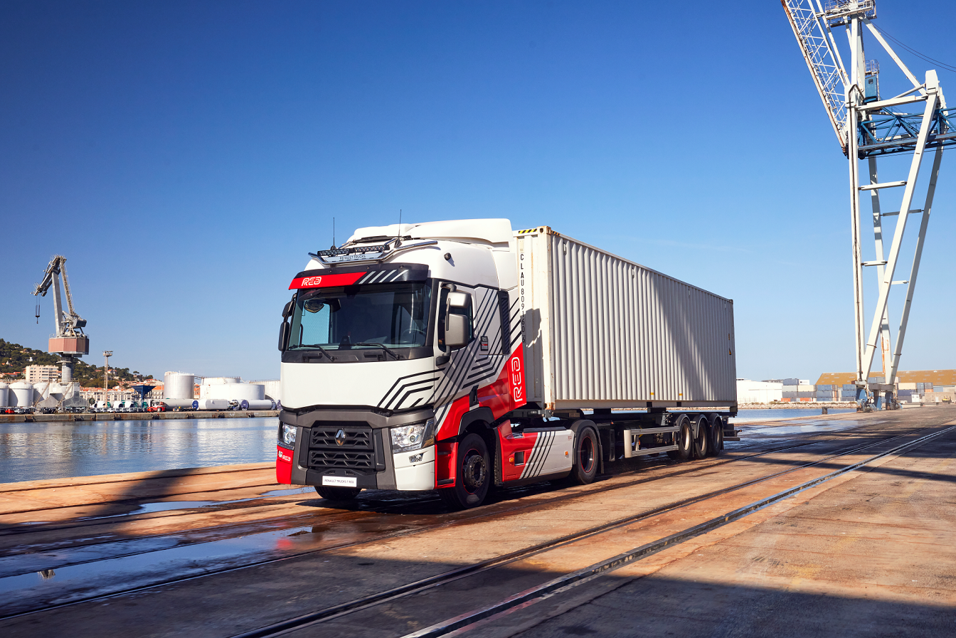 Renault Trucks focuses on the road to decarbonisation at Solutrans