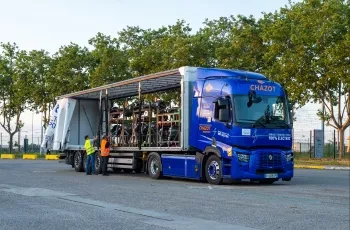 Renault Trucks axles logistics flow Lyon-Bourg-en-Bresse