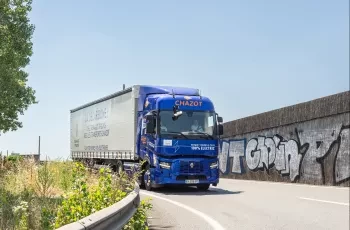 Renault Trucks axles logistics flow Lyon-Bourg-en-Bresse